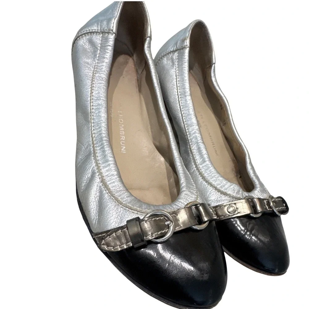 AGL Attilio Giusti Leombruni Monika flats‎ silver black patent cap toe buckle
